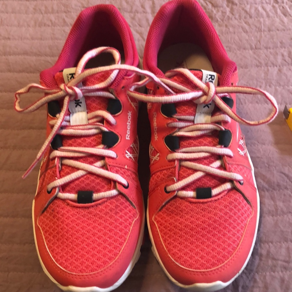 Reebok training shoes pink size 8 - Picture 1 of 5